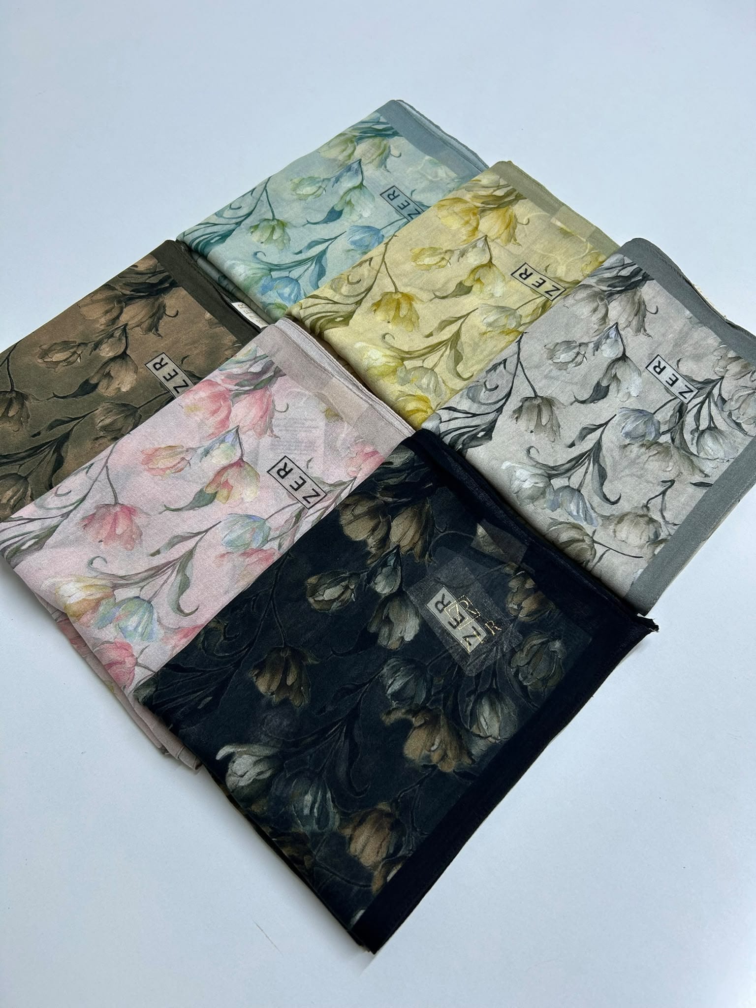 Zer Rami Petaline Cotton Shawl